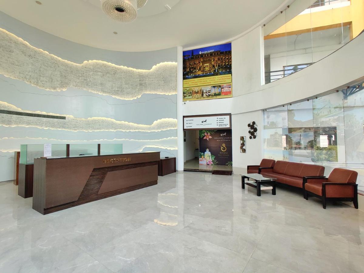 Golden Chariot Hotel Daman Exterior photo