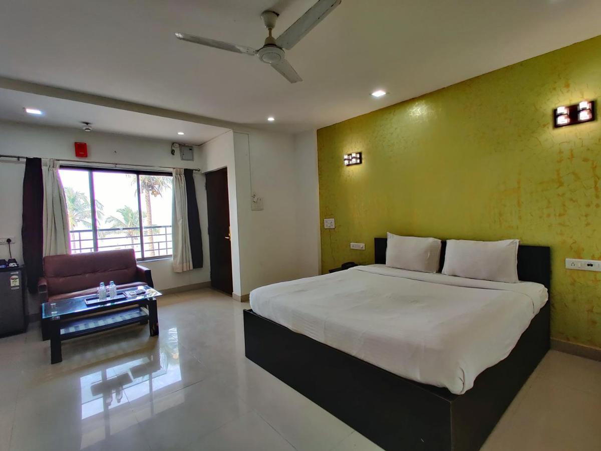 Golden Chariot Hotel Daman Exterior photo
