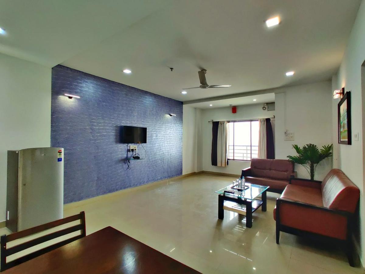 Golden Chariot Hotel Daman Exterior photo