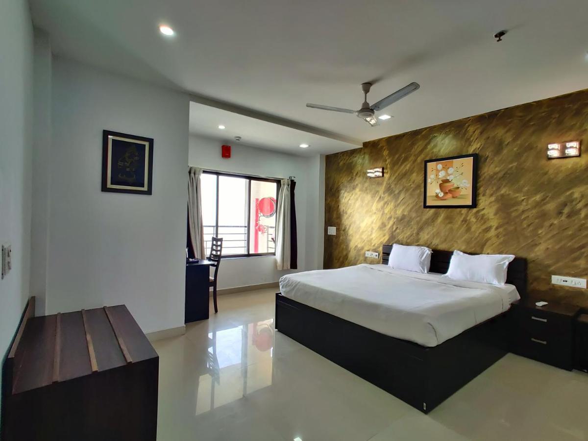 Golden Chariot Hotel Daman Exterior photo