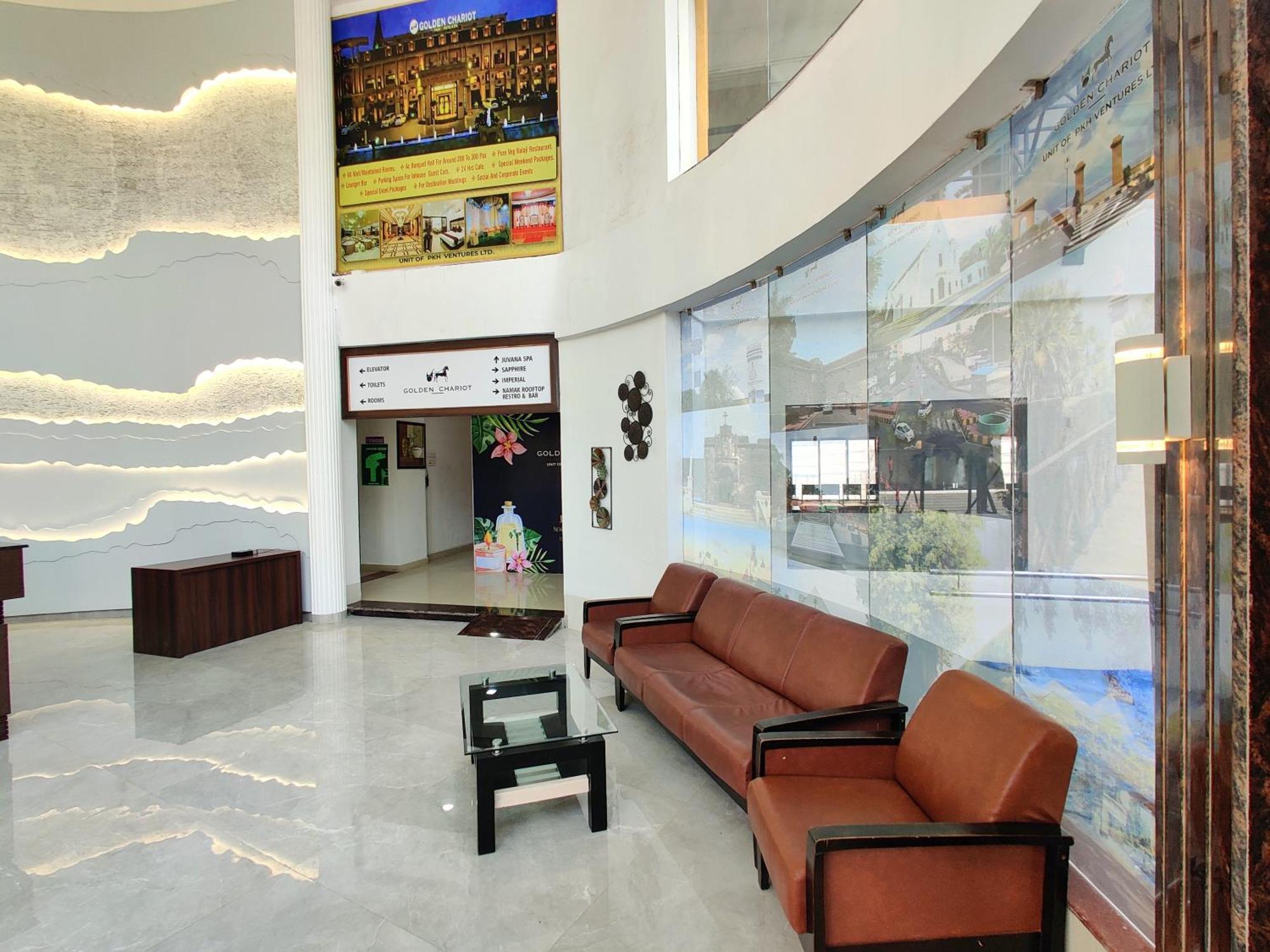 Golden Chariot Hotel Daman Exterior photo